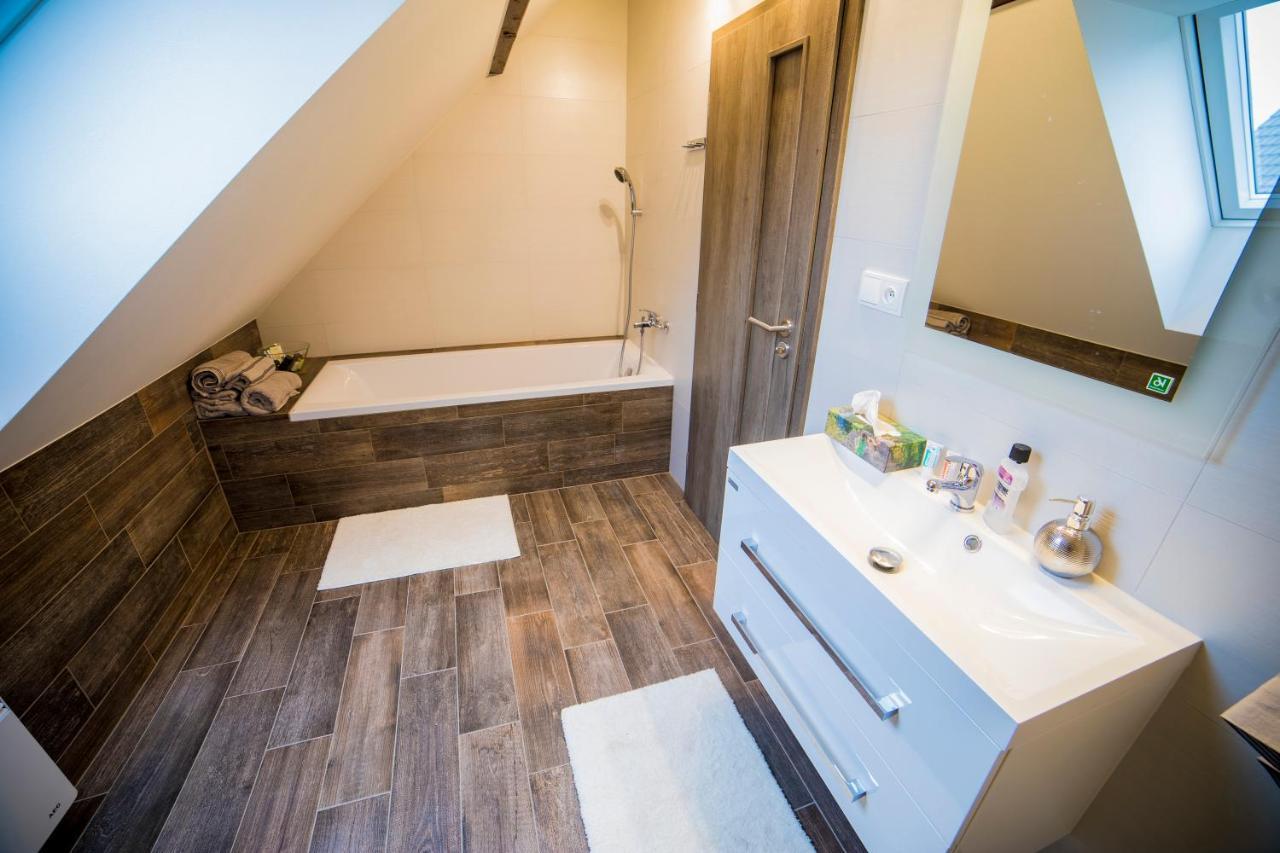 Apartman Dvorce Straz nad Nezarkou Exterior photo